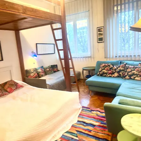Bohemian Hidaway At The Castle Lejlighed