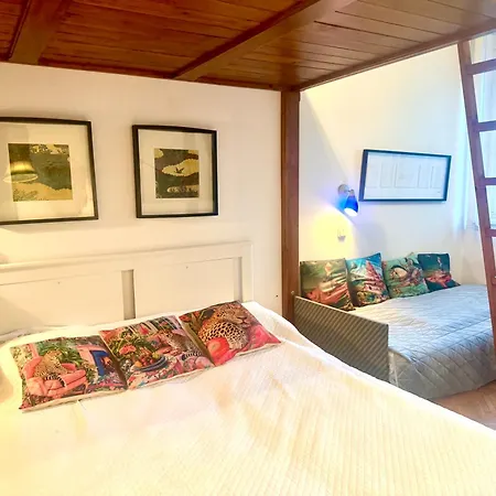 Bohemian Hidaway At The Castle Apartman Budapest